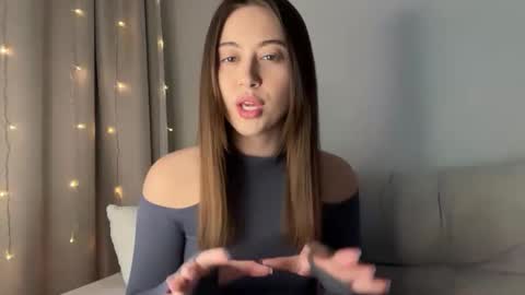 aliceinlustland online show from 04/27/26, 12:36