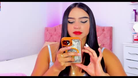 Snapshot of alicekiing_ chatting on 01/20/25, 06:53  ALICEKIING online show from 01/20/25, 06:53