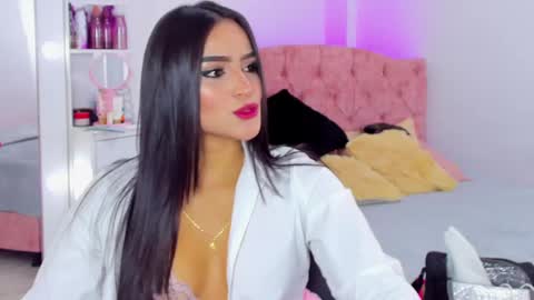 Snapshot of alicekiing_ chatting on 02/16/25, 04:20  ALICEKIING online show from 02/16/25, 04:20