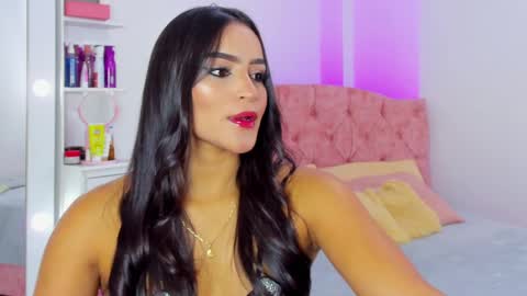 Snapshot of alicekiing_ chatting on 02/25/25, 04:35  ALICEKIING online show from 02/25/25, 04:35