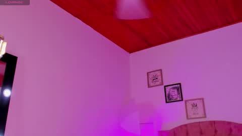 Snapshot of alicekiing_ chatting on 09/30/25, 02:49  ALICEKIING online show from 09/30/25, 02:49