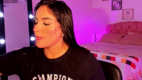 Snapshot of alicekiing_ chatting on 10/20/25, 02:34  ALICEKIING online show from 10/20/25, 02:34