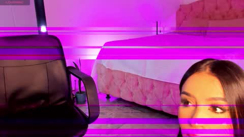 Snapshot of alicekiing_ chatting on 10/24/25, 03:58  ALICEKIING online show from 10/24/25, 03:58