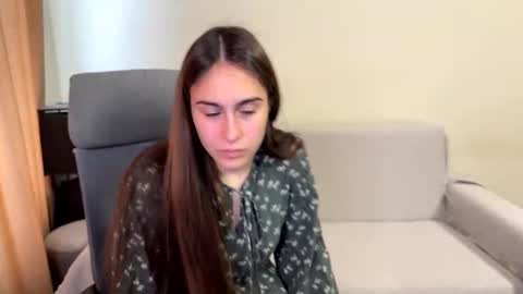 alicekollt online show from 10/19/25, 12:17