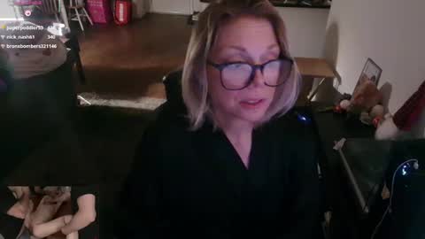 Snapshot of aliceliddell710 chatting on 09/24/25, 06:39 Alice Liddell online show from 09/24/25, 06:39