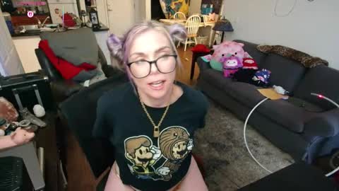 Snapshot of aliceliddell710 chatting on 05/05/26, 01:24 Alice Liddell online show from 05/05/26, 01:24