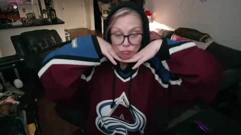 Snapshot of aliceliddell710 chatting on 05/21/26, 04:30 Alice Liddell online show from 05/21/26, 04:30