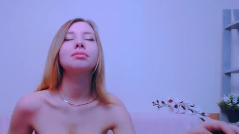 Snapshot of alicemias_ chatting on 04/24/26, 10:50 Alice online show from 04/24/26, 10:50