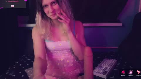 Snapshot of alicepinkhead chatting on 02/22/25, 03:36 AlicePinkhead online show from 02/22/25, 03:36