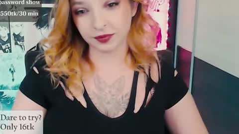 aliceriddle1 online show from 12/04/25, 10:07