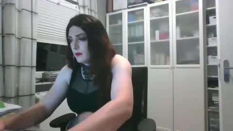 Snapshot of alicesissx13 chatting on 11/07/25, 10:21 Alice online show from 11/07/25, 10:21