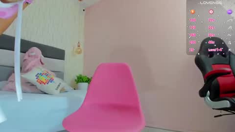          online show from 02/06/25, 01:54