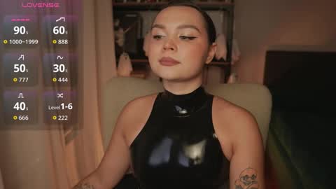 Snapshot of alicesweetlove chatting on 09/26/25, 07:29 Alice online show from 09/26/25, 07:29