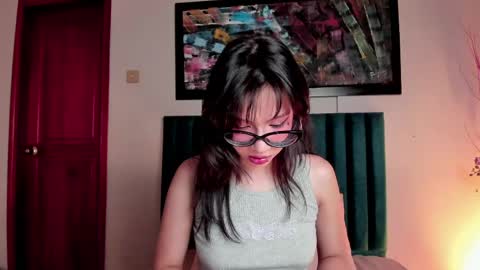 Alice Thompsom online show from 04/28/26, 01:37