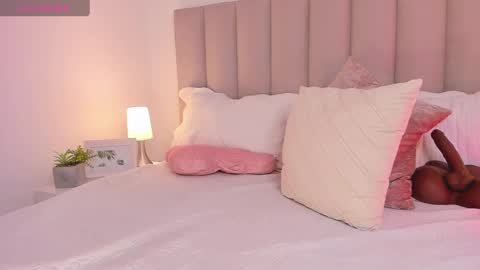 Snapshot of aliceveraa_ chatting on 12/05/24, 11:18 Alice Vera online show from 12/05/24, 11:18