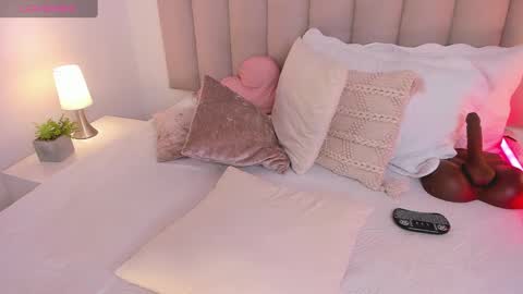 Snapshot of aliceveraa_ chatting on 01/17/25, 10:56 Alice Vera online show from 01/17/25, 10:56