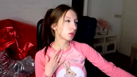 alicewallflower online show from 02/14/26, 08:49