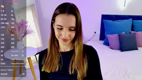 Snapshot of aliceweiss_ chatting on 03/04/25, 08:46 Alice online show from 03/04/25, 08:46