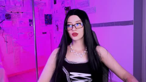 Snapshot of alicewelch_ chatting on 09/19/25, 10:49 alicewelch_ online show from 09/19/25, 10:49
