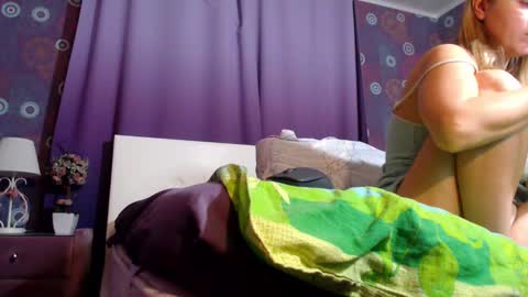 Snapshot of alicewetsquirt chatting on 03/08/25, 06:47 alicewetsquirt online show from 03/08/25, 06:47