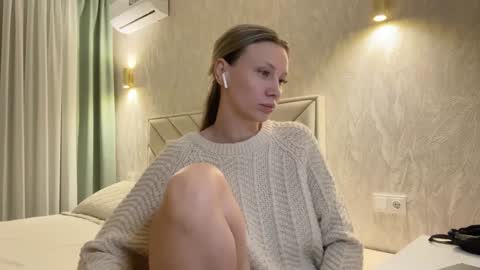 Snapshot of alicewonders_ chatting on 01/31/25, 10:31 Alice online show from 01/31/25, 10:31