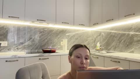 Snapshot of alicewonders_ chatting on 02/28/25, 09:47 Alice online show from 02/28/25, 09:47