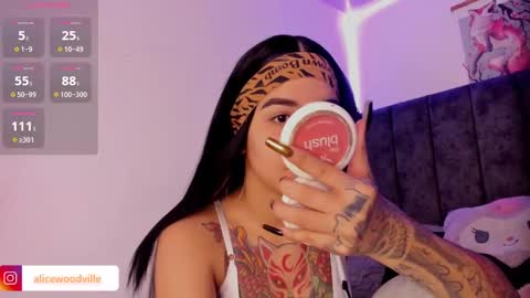 Snapshot of alicewoodville chatting on 02/12/25, 03:05 Alice online show from 02/12/25, 03:05