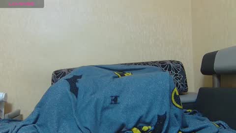 Snapshot of alicewoolfy chatting on 03/11/25, 08:20 AliceWoolfy online show from 03/11/25, 08:20