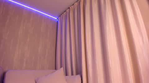 Alicia FANSLY  online show from 09/16/25, 04:52