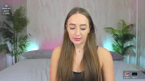 Snapshot of alicia_edwards chatting on 01/24/25, 02:28 Mia online show from 01/24/25, 02:28