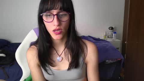 Snapshot of alicia_love29 chatting on 02/03/25, 12:04 Alice online show from 02/03/25, 12:04