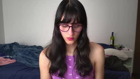 Snapshot of alicia_love29 chatting on 02/22/25, 05:57 Alice online show from 02/22/25, 05:57