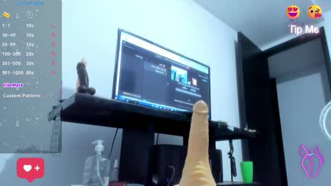 alicia_whittee online show from 10/02/25, 10:22