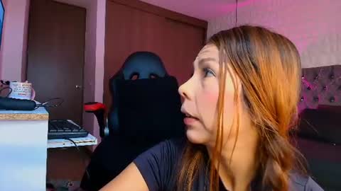 Snapshot of alicia_wonder_dl chatting on 06/25/26, 11:59 Ali online show from 06/25/26, 11:59