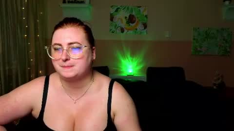 Snapshot of aliciaaared_kis chatting on 07/20/26, 10:39 Alicia online show from 07/20/26, 10:39