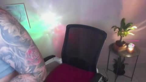 Snapshot of aliciaballard chatting on 05/25/26, 08:26 Jennyfer online show from 05/25/26, 08:26