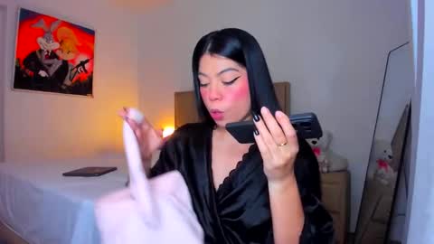 Snapshot of aliciabiden chatting on 04/22/26, 12:07 aliciabiden online show from 04/22/26, 12:07