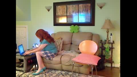 Snapshot of aliciadehart181 chatting on 03/16/26, 10:36 Alicia deHart Help me reach 1000 Followers. Its FREE online show from 03/16/26, 10:36