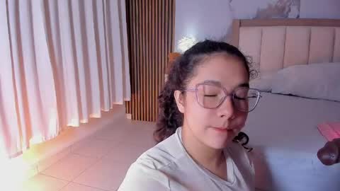 Snapshot of alicialevy chatting on 05/22/26, 10:32 LUNA online show from 05/22/26, 10:32