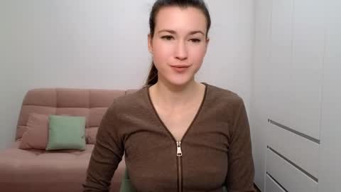 Snapshot of alicianoveli chatting on 01/18/25, 10:28 alicianoveli online show from 01/18/25, 10:28