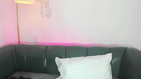 Alicia  online show from 02/11/26, 01:05