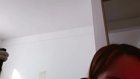 aliciia_23 online show from 04/12/26, 09:31