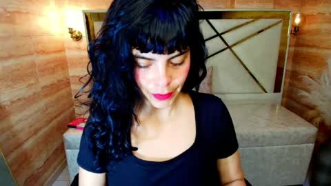 Snapshot of alie_martin_r chatting on 04/20/26, 07:48 Alie online show from 04/20/26, 07:48