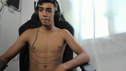 Snapshot of alienbigcock_01 chatting on 06/20/26, 03:04 My name is Andrs and Im 18 years old. online show from 06/20/26, 03:04