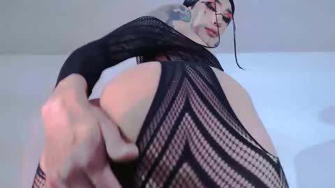     online show from 06/11/26, 12:32