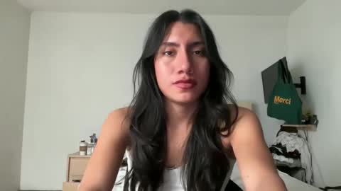 Snapshot of aliensuppstar chatting on 12/17/25, 07:42 Aliensuppstar online show from 12/17/25, 07:42