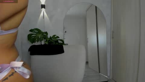 Snapshot of aliessiarose1 chatting on 02/17/26, 11:07 Ali online show from 02/17/26, 11:07