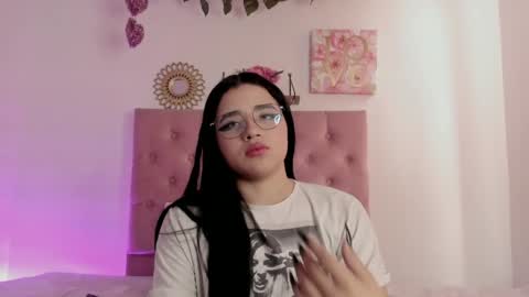 aliice_walker_ online show from 12/06/24, 03:33