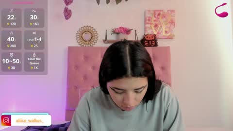 aliice_walker_ online show from 12/07/24, 12:13