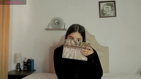 aliice_walker_ online show from 01/29/25, 01:07